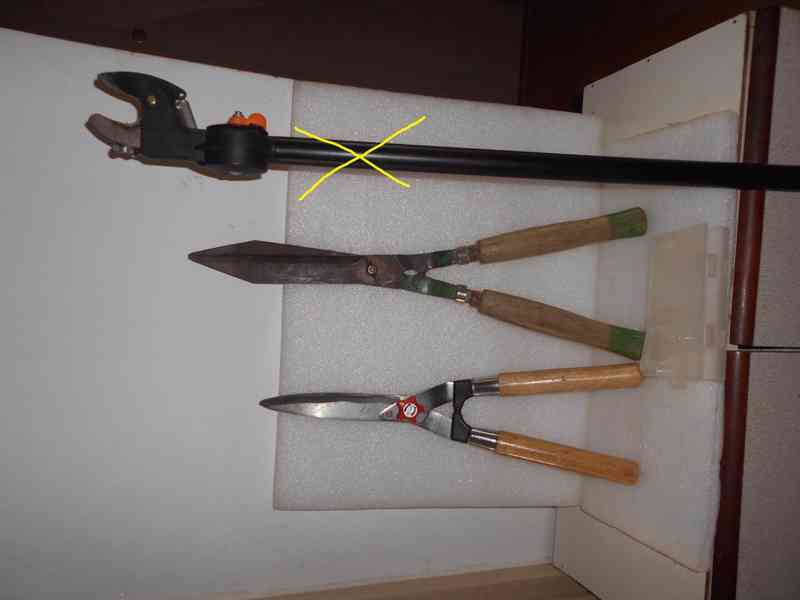 Zahradnické ruční  nářadí. - foto 13