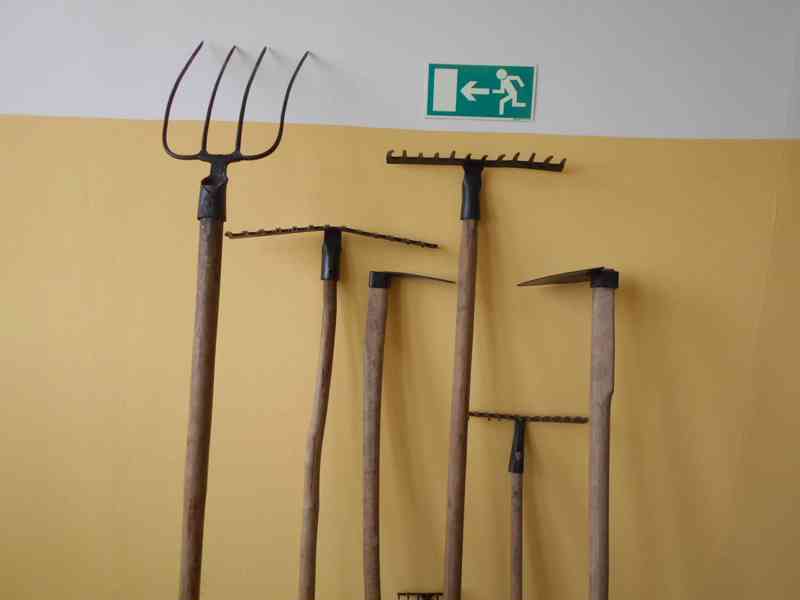 Zahradnické ruční  nářadí. - foto 3