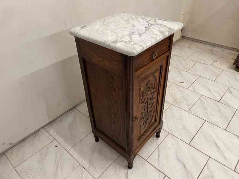 Starožitný stolek s mramorovou deskou - foto 3