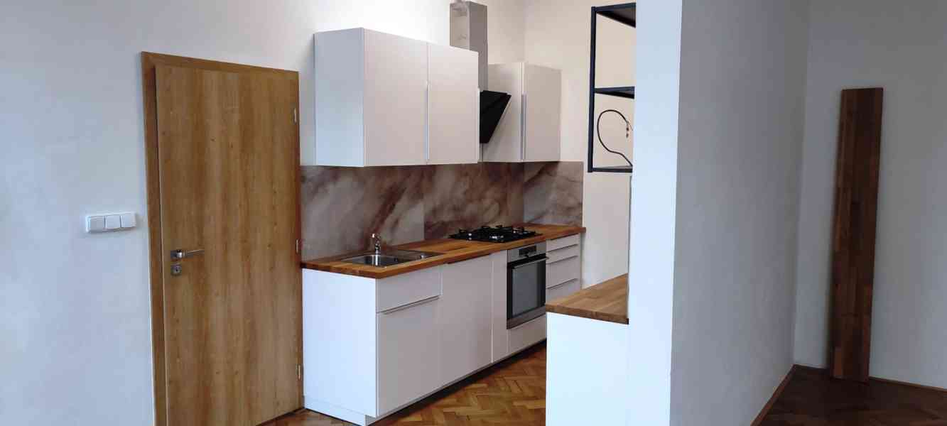 Pronájem bytu 2+kk ve Znojmě - foto 2