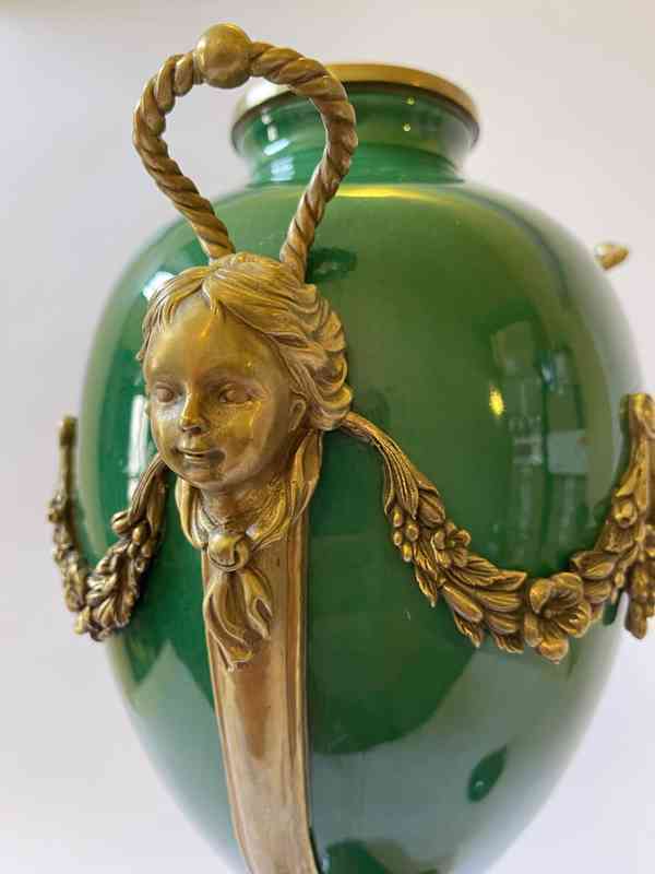 Porcelánová váza s mosaznou figurální montáží - foto 5
