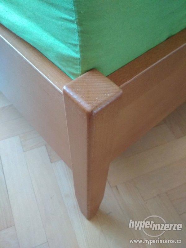 Dvě bytelné jednolůžkové postele 210 cm - foto 4