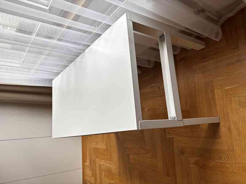 Nastavitelný psací stůl a židle IKEA - foto 4