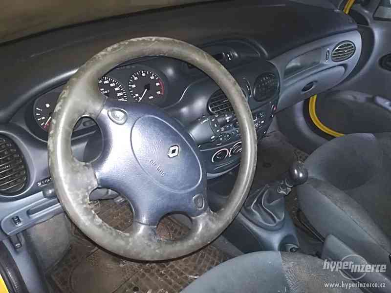 Renault Megane Coupe 1.6 - foto 8