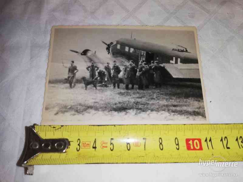 Letadlo s důstojníky-fotografie z 2. světové války - foto 1
