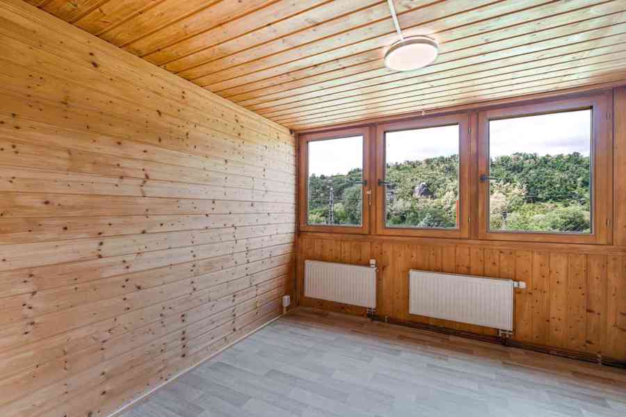 Prodej útulné chaty 3+kk na vlastním pozemku u lesa. Roztoky - foto 12
