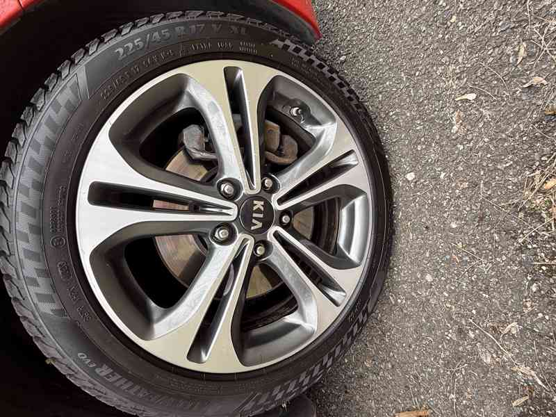 Kia Ceed Combi SW 1.6 CRDI 100Kw GT- LINE - foto 11