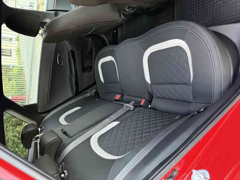 Kia Ceed Combi SW 1.6 CRDI 100Kw GT- LINE - foto 14