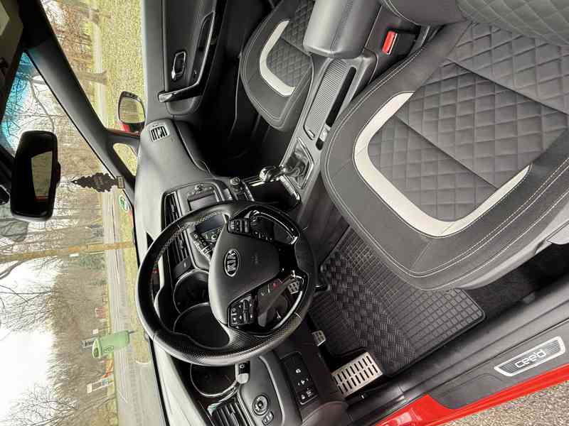 Kia Ceed Combi SW 1.6 CRDI 100Kw GT- LINE - foto 20