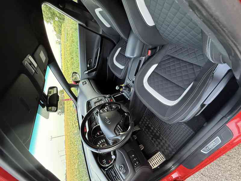 Kia Ceed Combi SW 1.6 CRDI 100Kw GT- LINE - foto 15