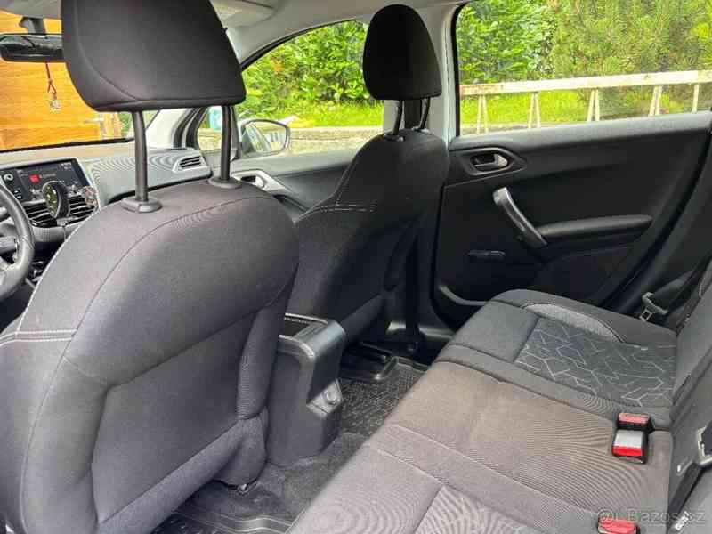 Peugeot 2008 2017 bílá - foto 11