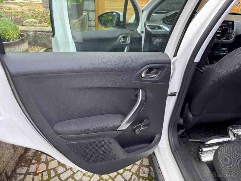 Peugeot 2008 2017 bílá - foto 3