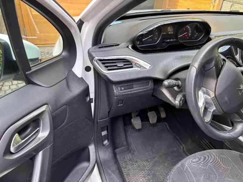 Peugeot 2008 2017 bílá - foto 9
