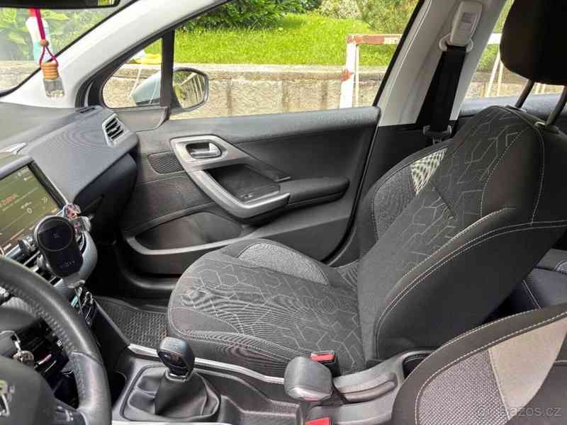 Peugeot 2008 2017 bílá - foto 10