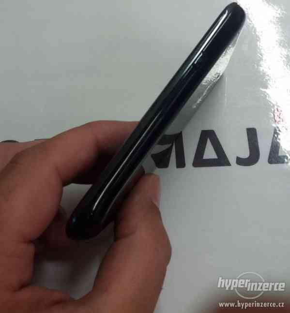 Samsung Galaxy S černý - foto 2