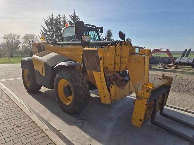 17m / 4t manipulátor JCB