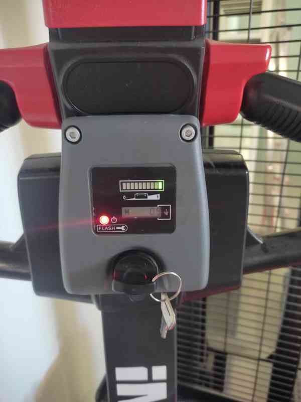 Elektrický vysokozdvižný paletový vozík - foto 2