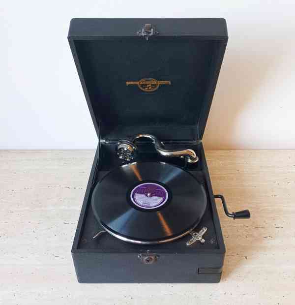 Starožitný anglický gramofon na kliku značky Columbia  - foto 2