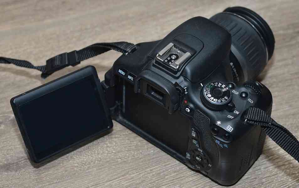 Canon EOS 600D + Objektiv EFS 18-55mm  5600 Exp. - foto 6