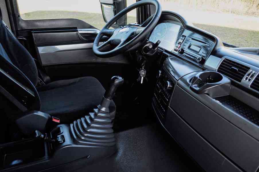 6X4 MAN TGS 33.400 HÁKOVÝ NOSIČ KONTEJNERŮ HYDRAULICKÁ RUKA - foto 54