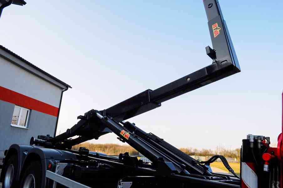 6X4 MAN TGS 33.400 HÁKOVÝ NOSIČ KONTEJNERŮ HYDRAULICKÁ RUKA - foto 90