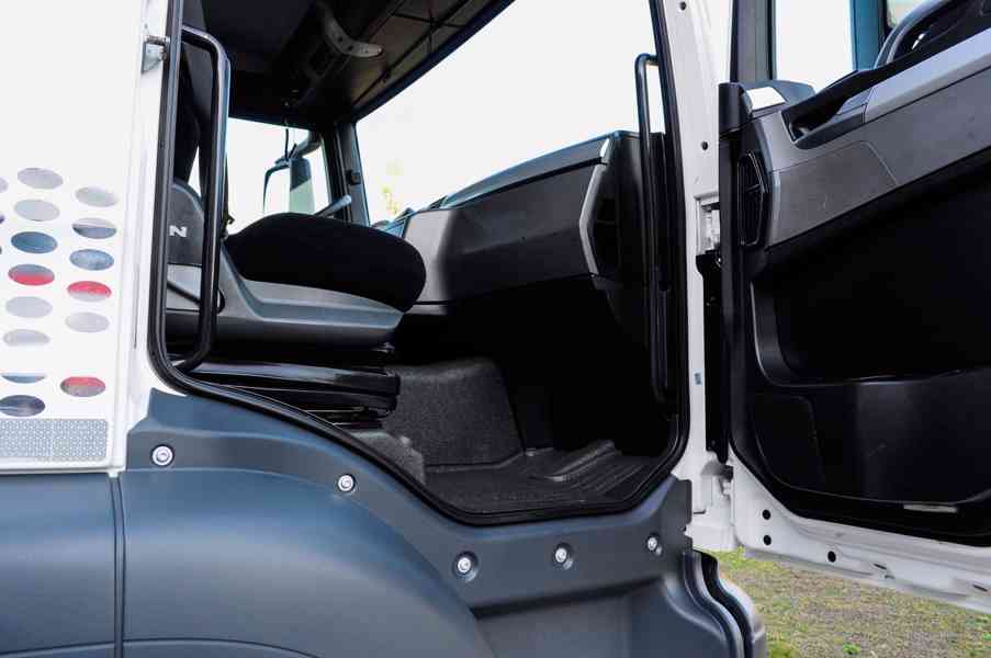 6X4 MAN TGS 33.400 HÁKOVÝ NOSIČ KONTEJNERŮ HYDRAULICKÁ RUKA - foto 52