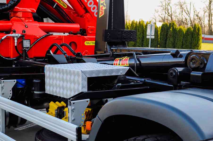 6X4 MAN TGS 33.400 HÁKOVÝ NOSIČ KONTEJNERŮ HYDRAULICKÁ RUKA - foto 32