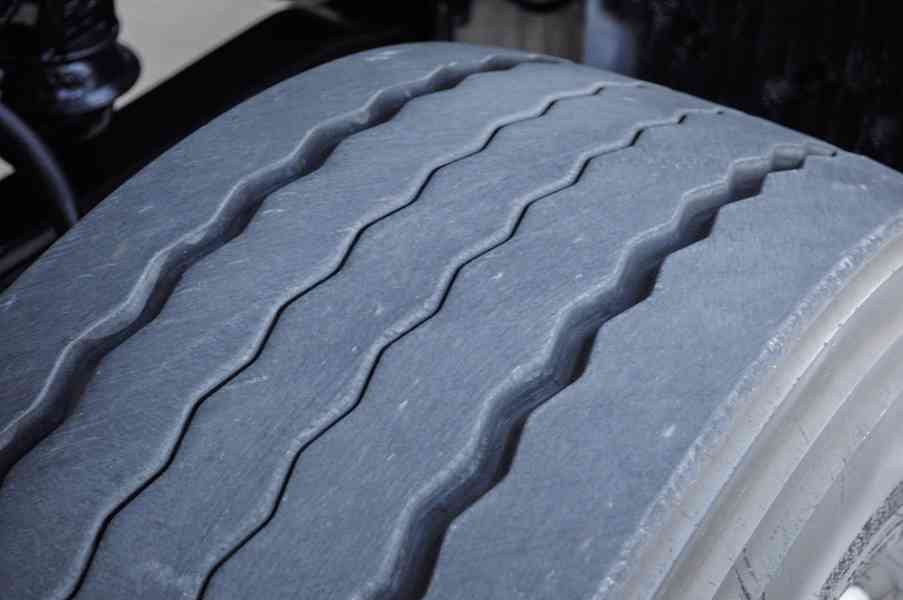 6X4 MAN TGS 33.400 HÁKOVÝ NOSIČ KONTEJNERŮ HYDRAULICKÁ RUKA - foto 75