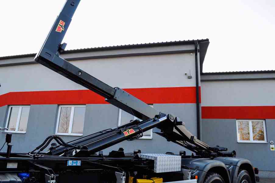 6X4 MAN TGS 33.400 HÁKOVÝ NOSIČ KONTEJNERŮ HYDRAULICKÁ RUKA - foto 87