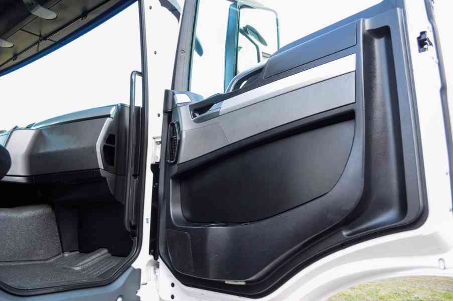 6X4 MAN TGS 33.400 HÁKOVÝ NOSIČ KONTEJNERŮ HYDRAULICKÁ RUKA - foto 51