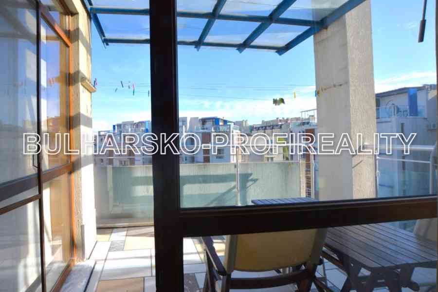 Bulharsko- EXKLUZIVNÍ 2+kk (67 m²) | VÝHLED NA BAZÉN | 450 m - foto 13