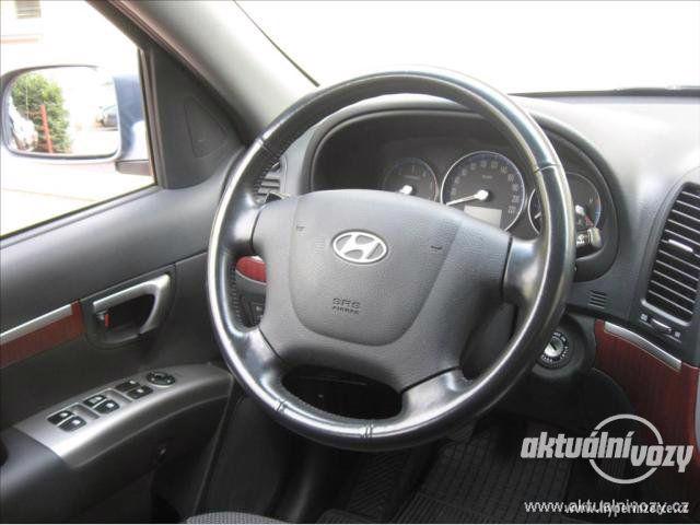 Hyundai Santa Fe 2.2, nafta, rok 2007 - foto 9