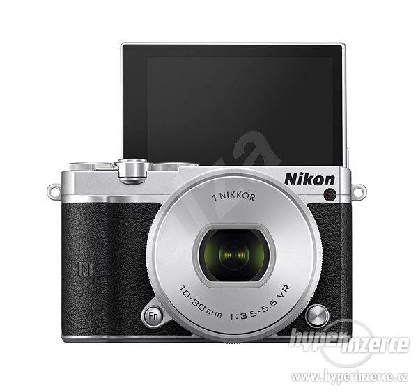 Kompaktní fotoaparát Nikon 1 J5 stříbrný 20.8Mpx slevněný - foto 2