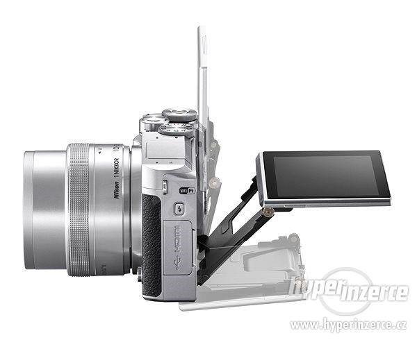 Kompaktní fotoaparát Nikon 1 J5 stříbrný 20.8Mpx slevněný - foto 3