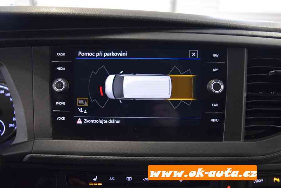 Volkswagen Transporter 2.0 TDI DSG 110 kW 5 DVEŘÍ 2022 - foto 17