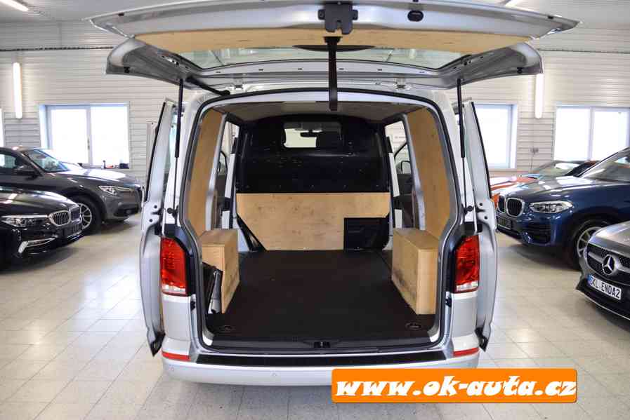 Volkswagen Transporter 2.0 TDI DSG 110 kW 5 DVEŘÍ 2022 - foto 12