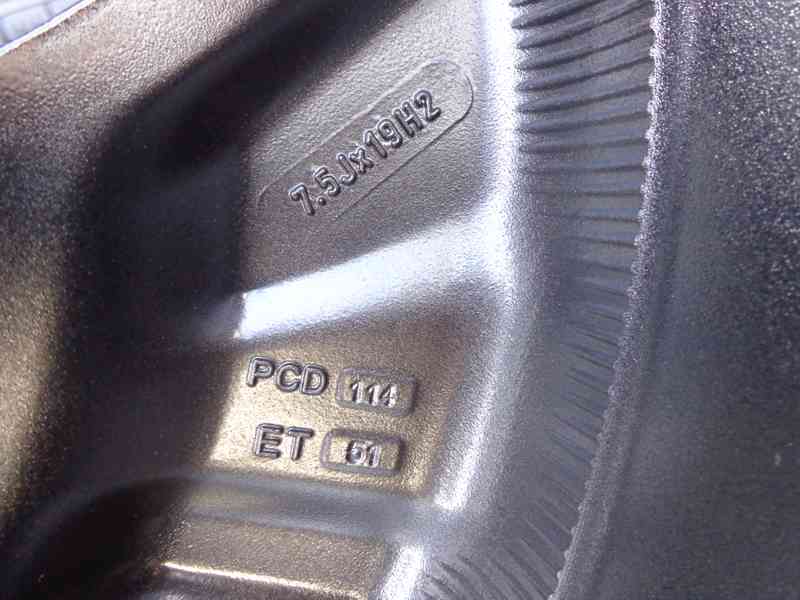 new Hyundai Tucson Kia Sportage nova zimna 235/50R19 s TPMS  - foto 5