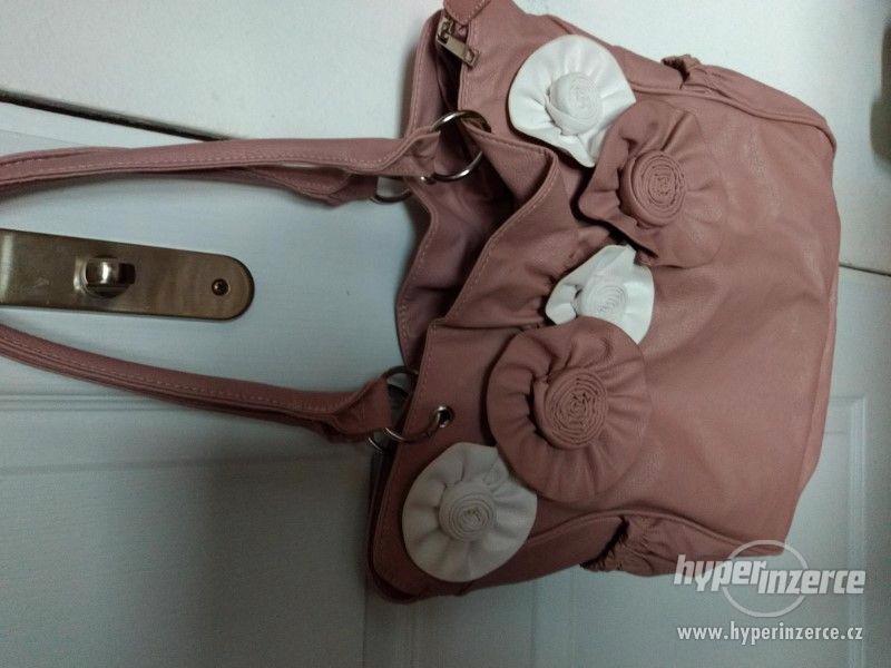 Nabízím novou romantickou kabelku v růžové barvě - foto 1