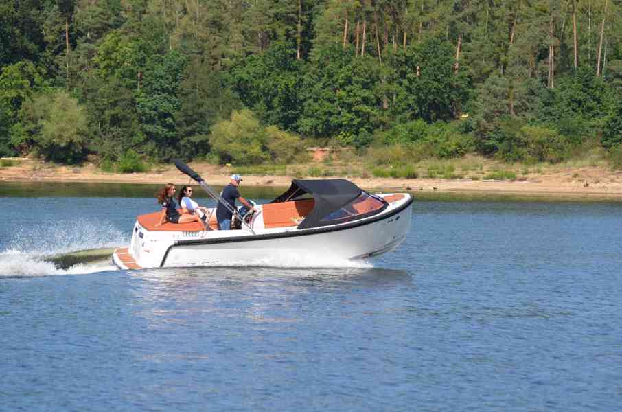 NOVÁ loď Corsiva 650 Tender + MOTOR - foto 6