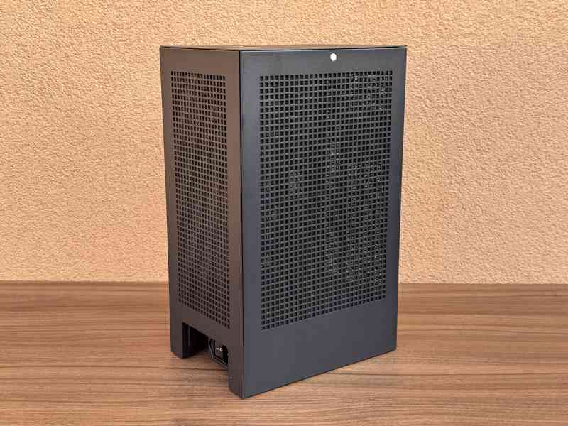 Počítačová skříň HYTE Revolt 3, v černé barvě - foto 17