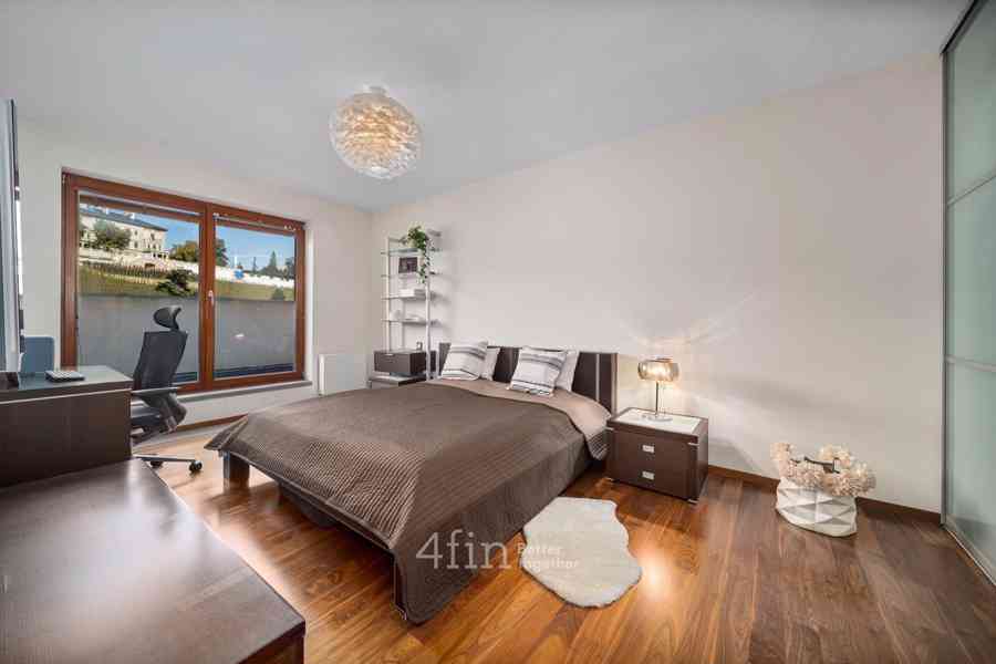 Prodej luxusního bytu 3+kk s terasou 52 m2 a nádhernými výhledy na Grébovku, Praha - foto 9