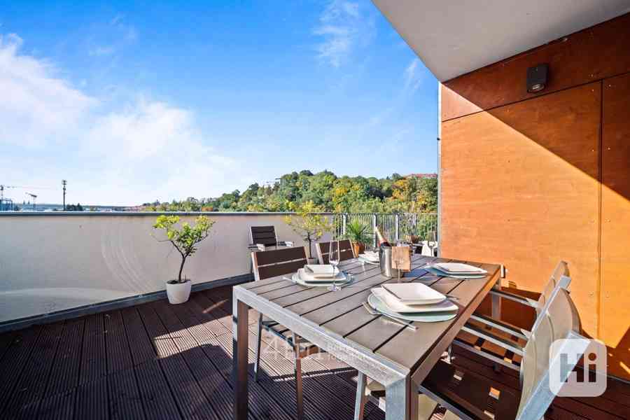 Prodej luxusního bytu 3+kk s terasou 52 m2 a nádhernými výhledy na Grébovku, Praha - foto 3