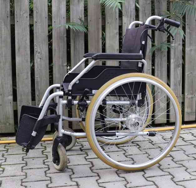 009-Mechanický invalidní vozík Meyra. - foto 3