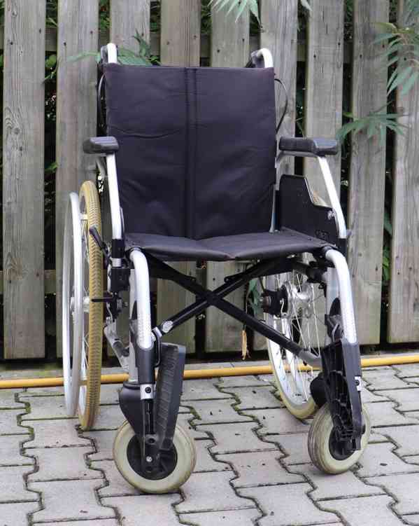 009-Mechanický invalidní vozík Meyra. - foto 2