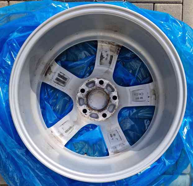 Alu kola Dezent 7Jx17H2 114.3mm ET48 - foto 2