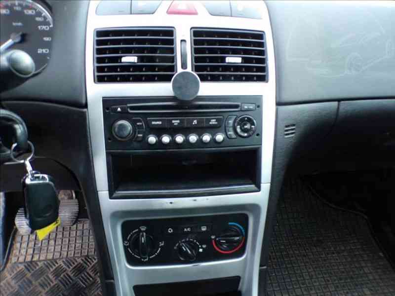 Peugeot 307 1,6 i LPG - TAŽNÉ ZAŘÍZENÍ - foto 7
