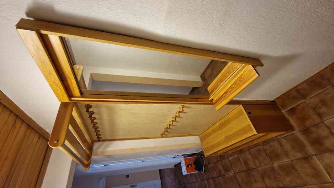 Předsíňová stěna se zrcadlem - foto 5