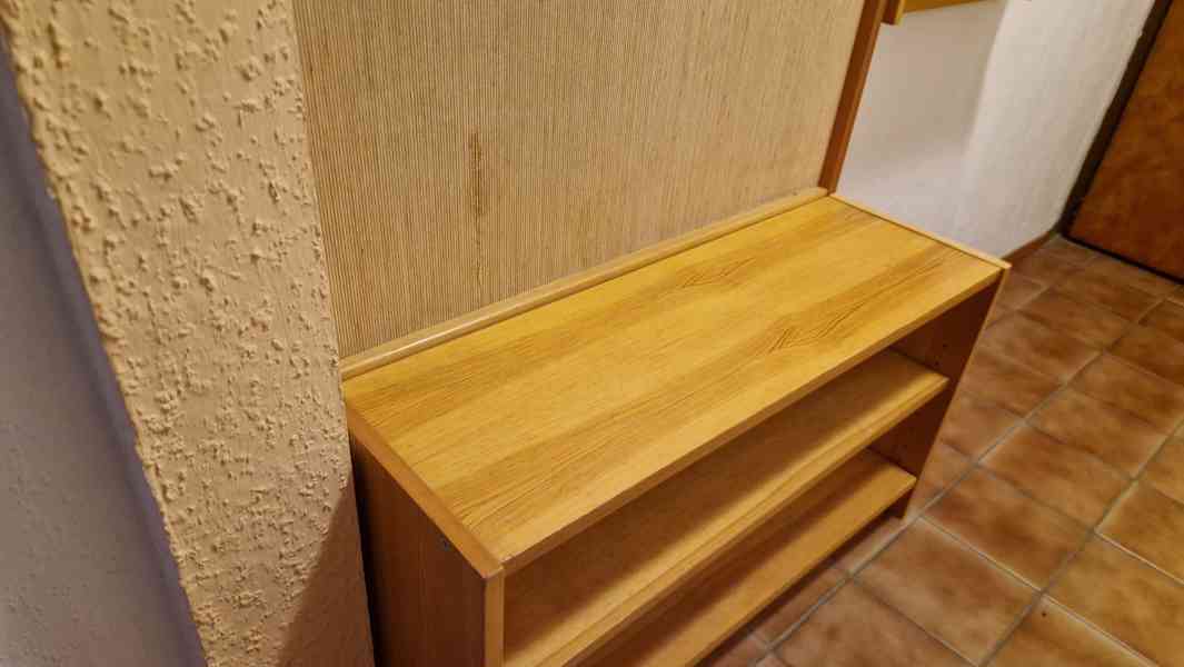 Předsíňová stěna se zrcadlem - foto 12