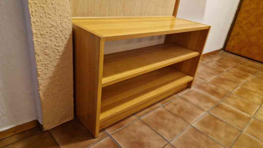 Předsíňová stěna se zrcadlem - foto 11