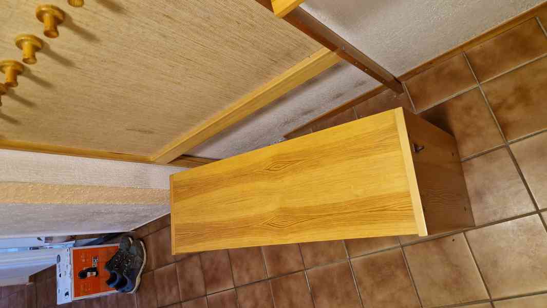 Předsíňová stěna se zrcadlem - foto 13